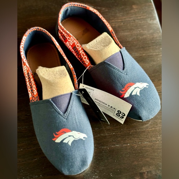 Women's FOCO NFL Denver Broncos Slip On Sneakers Canvas Shoes Size Medium NWT - Picture 3 of 8